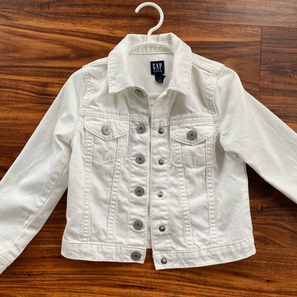 Girls 5T GAP White Denim Jean Jacket.